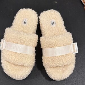 UGG White Plush Flufitta Slide size 8